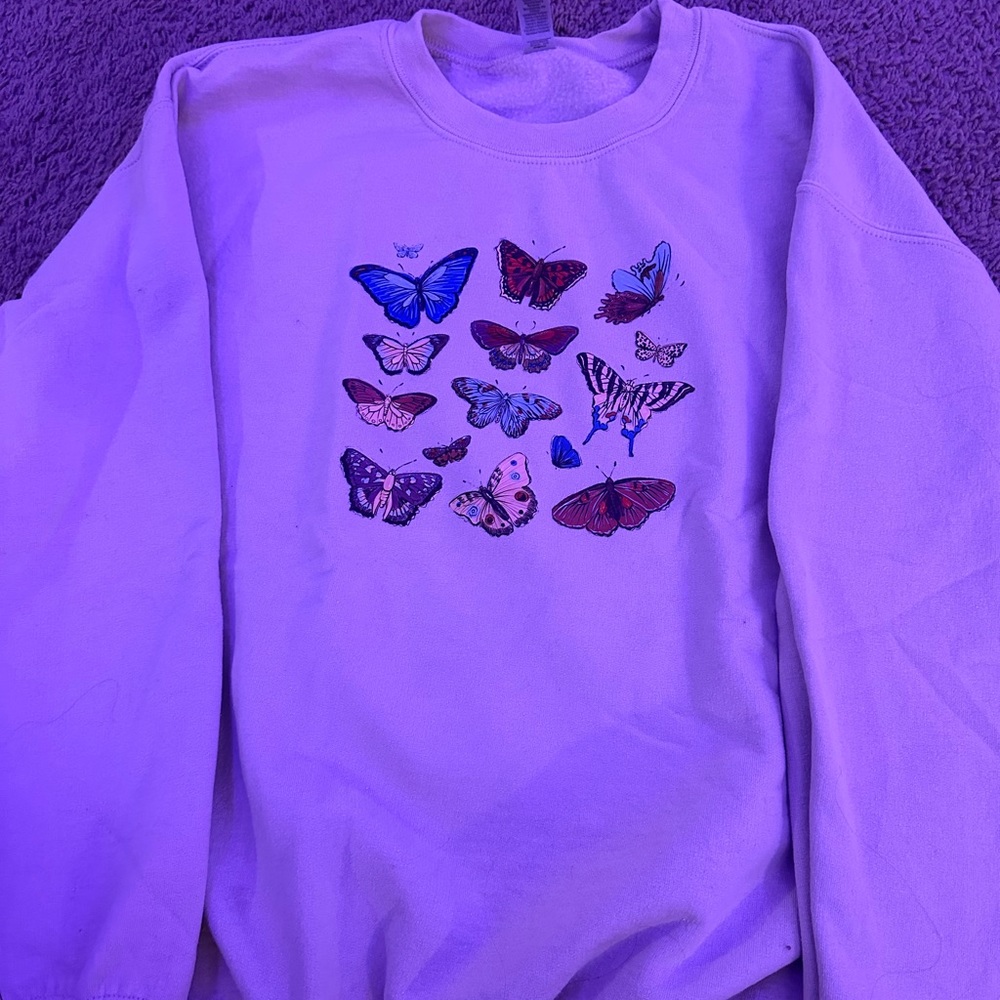 BUTTERFLY CREWNECK